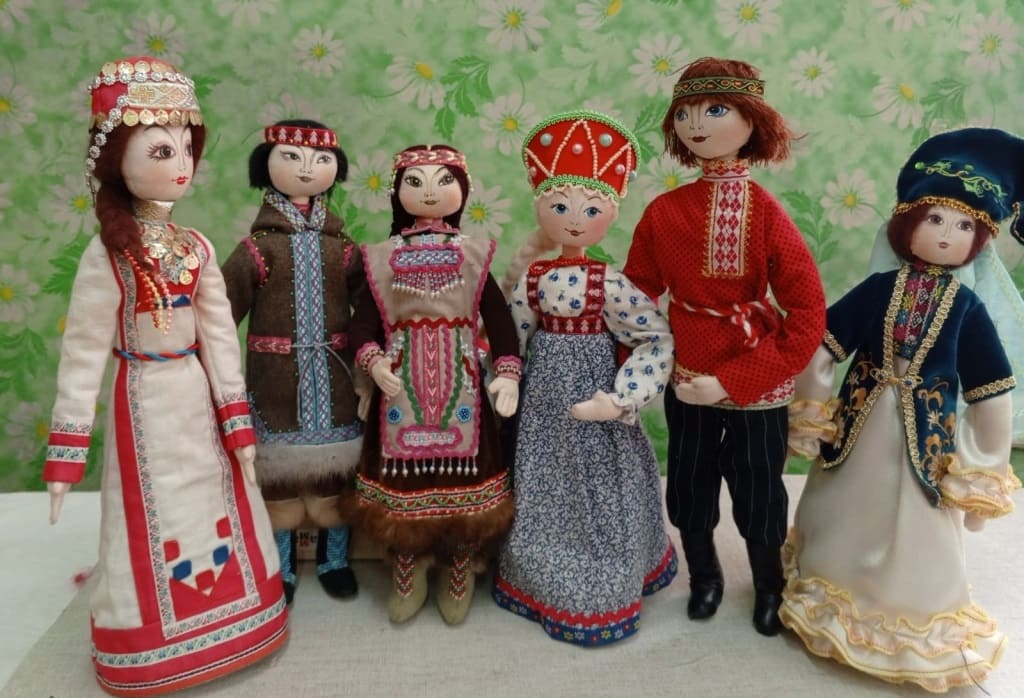 Межнациональный конкурс «Кукла в национальном костюме».